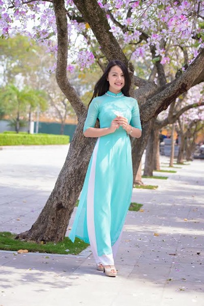 Nữ giáo viên 9x dịu dàng trên phố hoa ban - 12 Hoài Thư