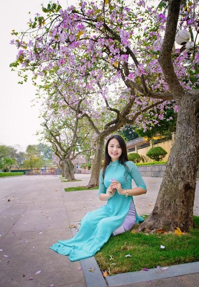 Nữ giáo viên 9x dịu dàng trên phố hoa ban - 18 Hoài Thư