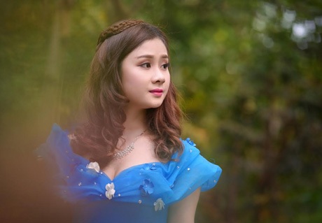 Nữ sinh Kinh tế hóa thân thành công chúa trong rừng xanh - 2 Hoài Thư