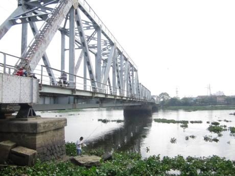 Lột đồ, rạch tay, tự tử - Những hành động gây “sốc” khó hiểu của bạn trẻ - 5 Chỉ vì phút nóng giận với người yêu, nhiều chàng trai, cô gái dễ dàng từ bỏ mạng sống chính mình.