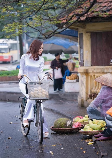 Á khôi ĐH Nội vụ dịu dàng dạo phố Hà Nội - 10 Hoài Thư