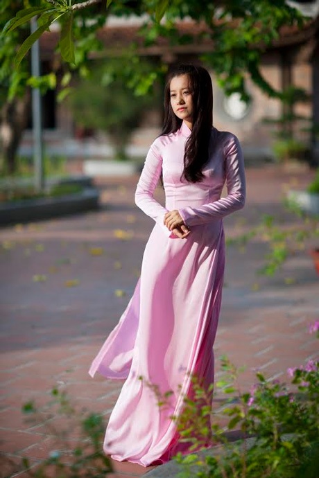“Ong Vàng” Thúy Quỳnh dịu dàng lên chùa đầu năm - 4 Hoài Thư