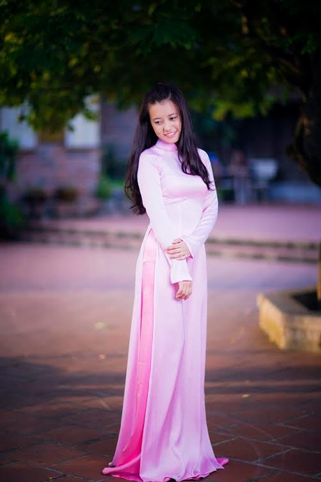 “Ong Vàng” Thúy Quỳnh dịu dàng lên chùa đầu năm - 5 Hoài Thư