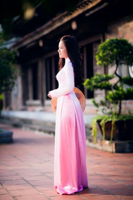 “Ong Vàng” Thúy Quỳnh dịu dàng lên chùa đầu năm - 8 Hoài Thư
