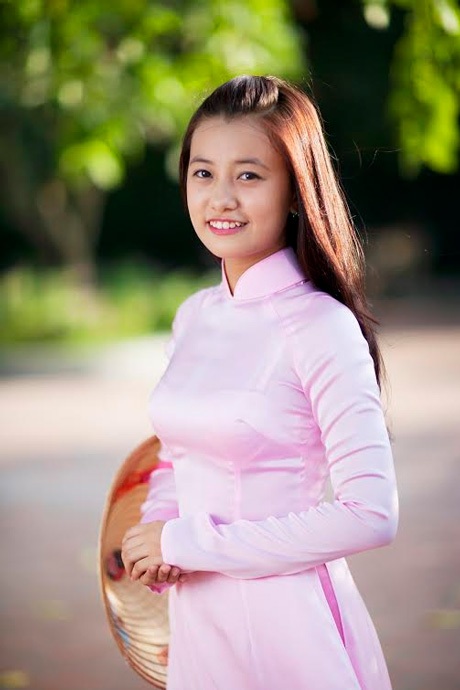 “Ong Vàng” Thúy Quỳnh dịu dàng lên chùa đầu năm - 7 Hoài Thư