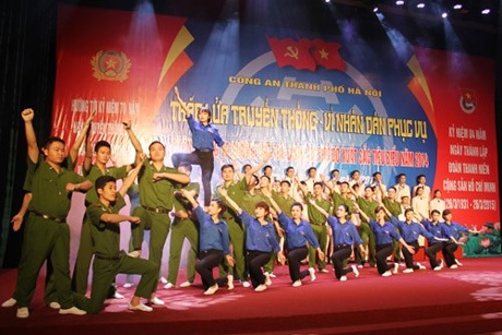 Tuyên dương 10 gương mặt trẻ công an Thủ đô xuất sắc tiêu biểu - 3 Tiết mục văn nghệ đặc sắc ôn lại truyền thống vẻ vang của lực lượng công an nhân dân
