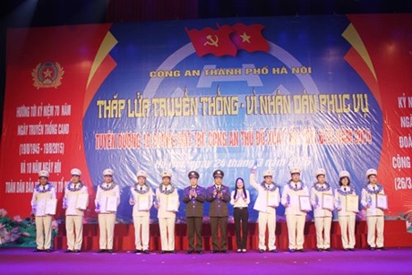 Tuyên dương 10 gương mặt trẻ công an Thủ đô xuất sắc tiêu biểu - 1 Tuyên dương 10 gương mặt trẻ công an Thủ đô xuất sắc tiêu biểu