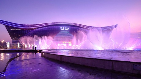 Sổ tay thông tin Học bổng Giao lưu Hán ngữ- Trải nghiệm văn hóa HelloChengdu 2015 - 3 Đến thăm tòa nhà kiến trúc đơn thể lớn nhất thế giới Global Center