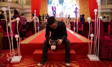 Và giây phút trọng đại mà không phó nháy nào được phép bỏ lỡ.