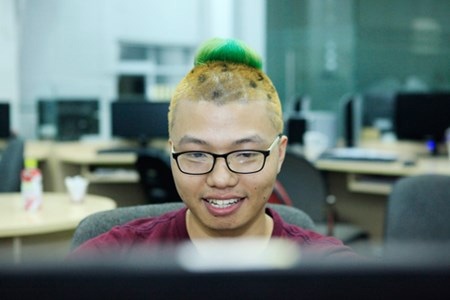 Chàng trai cắt tóc quả dứa: “Đừng đùa với dân mạng” - 13 ... cậu thấy vui vì đã giữ đúng lời hứa với mọi người