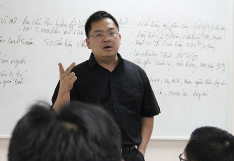 Buổi học đáng giá triệu đô vì “lộ” bản đồ chiến lược FPT? - 1 Chủ tịch FPT Software Hoàng Nam Tiến không ngần ngại show bản đồ chiến lược FPT