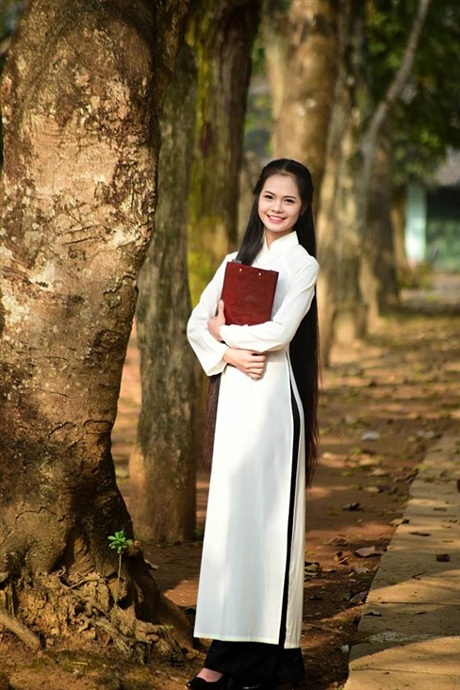 Nữ sinh trường Y duyên dáng với mái tóc dài - 2 Nữ sinh trường Y duyên dáng với mái tóc dài