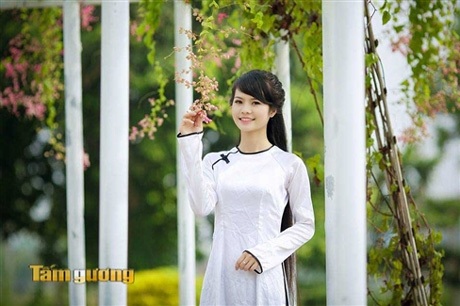 Nữ sinh trường Y duyên dáng với mái tóc dài - 1 Nữ sinh trường Y duyên dáng với mái tóc dài