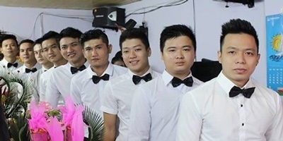 Đắng, ngọt cùng nghề “hot” của nam sinh - 1 Nghề này đa số lựa chọn những nam thanh niên trẻ, đẹp và có ngoại hình cân đối.