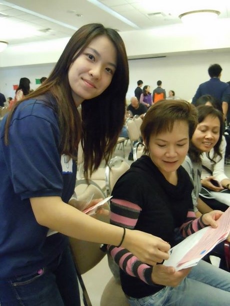 Nữ sinh Y khoa xinh đẹp với thành tích học tập ấn tượng tại Mỹ - 7 Tình nguyện tại Health Fair, quận Cam, California.