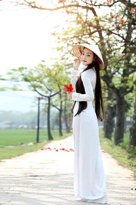 Thiếu nữ Hà thành nền nã, dịu dàng bên sắc hoa gạo - 4 Hoài Thư