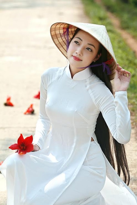Thiếu nữ Hà thành nền nã, dịu dàng bên sắc hoa gạo - 6 Hoài Thư