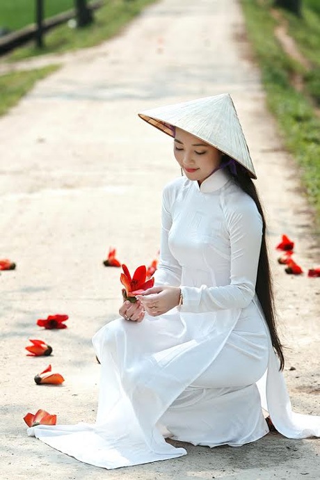 Thiếu nữ Hà thành nền nã, dịu dàng bên sắc hoa gạo - 7 Hoài Thư