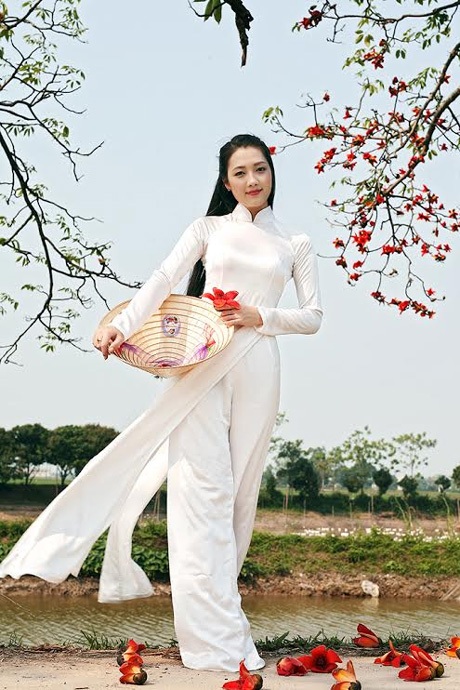 Thiếu nữ Hà thành nền nã, dịu dàng bên sắc hoa gạo - 13 Hoài Thư