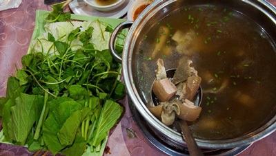 Giới trẻ Sài thành “mê mẩn” với quán ăn 20 năm tuổi - 4 Thương hiệu 20 năm danh tiếng