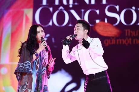Đêm nhạc 14 năm nhớ Trịnh: Khi âm nhạc kết nối các thế hệ - 5 NSƯT Quang Lý đầy chất tự sự với Em đi bỏ mặc con đường