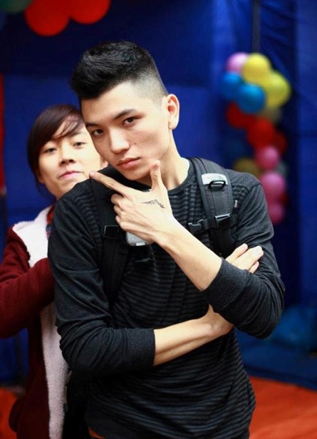 Nam sinh điển trai nhảy giày cao gót cực đỉnh - 9 Nam sinh điển trai nhảy giày cao gót cực đỉnh