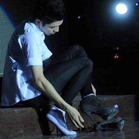 Nam sinh điển trai nhảy giày cao gót cực đỉnh - 5 Nam sinh điển trai nhảy giày cao gót cực đỉnh