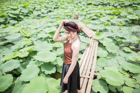 Nữ thủ khoa xinh đẹp ĐH Văn hóa e ấp bên sen đầu mùa - 12 Hoài Thư