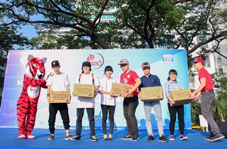 Bốn trải nghiệm không thể bỏ qua tại Campus tour VUG 2015 - 2 Tự sướng cùng Revive 7up