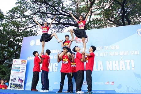 Bốn trải nghiệm không thể bỏ qua tại Campus tour VUG 2015 - 8 Những điệu nhảy quá đỉnh tại trường đại học Công Nghiệp.
