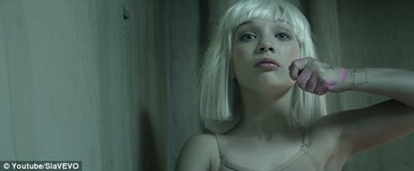 Maddie Ziegler trong các MV của Sia