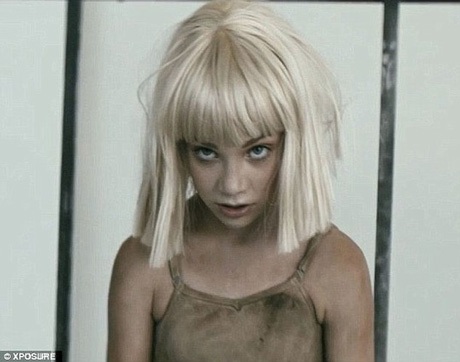 Maddie Ziegler trong các MV của Sia