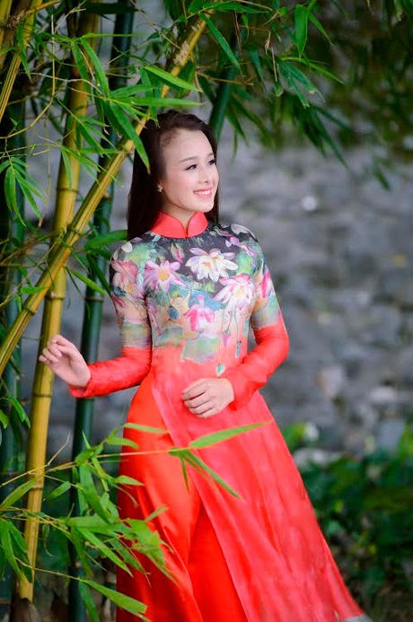 Nữ phát thanh viên quân đội duyên dáng trong tà áo dài - 8 Hoài Thư