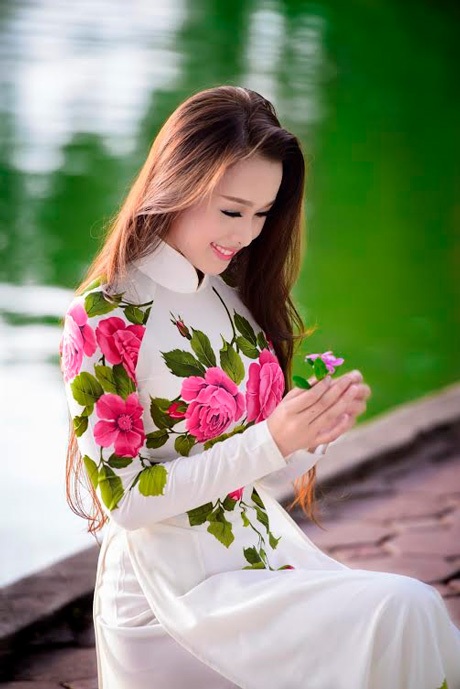 Nữ phát thanh viên quân đội duyên dáng trong tà áo dài - 3 Hoài Thư