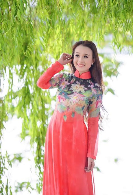 Nữ phát thanh viên quân đội duyên dáng trong tà áo dài - 11 Hoài Thư