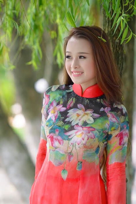 Nữ phát thanh viên quân đội duyên dáng trong tà áo dài - 13 Hoài Thư