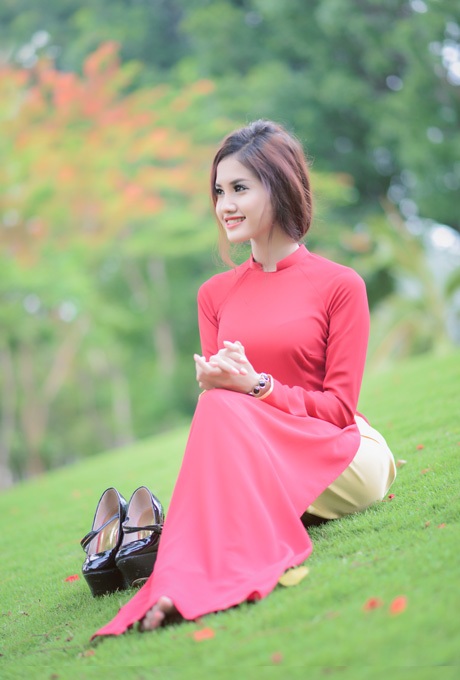 Thiếu nữ 9X Sài thành đẹp thướt tha trong tà áo dài - 10 N.E