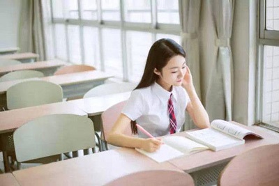 Trung Quốc: Ảnh kỷ yếu “7 nữ yêu đại học” hút chú ý dân mạng - 6 Song họ luôn vui vẻ, đoàn kết, cùng sẻ chia những cảm xúc, câu chuyện thủa sinh viên.