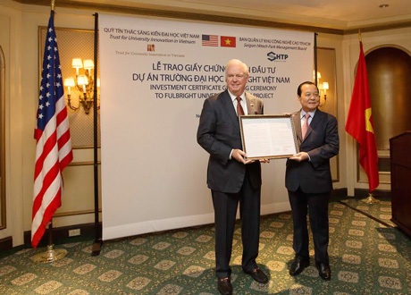 Tổng Bí thư dự lễ trao chứng nhận đầu tư cho ĐH Fulbright Việt Nam - 1 Tổng Bí thư dự lễ trao chứng nhận đầu tư cho ĐH Fulbright Việt Nam