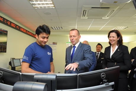 Thủ tướng Úc Tony Abbott cắt băng khánh thành khu học xá mới ĐH công lập James Cook Australia, phân viện Singapore - 2 Thủ tướng Úc Tony Abbott cắt băng khánh thành khu học xá mới ĐH công lập James Cook Australia, phân viện Singapore