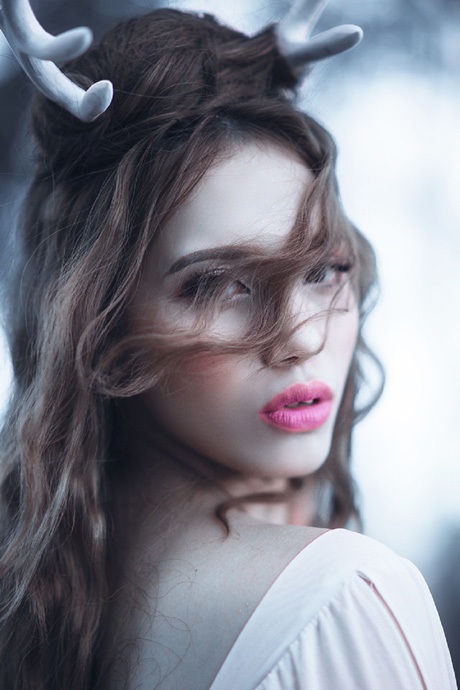 9x Sài thành hóa thân thành “công chúa tuyết” xinh đẹp - 3 Cô gái 20 tuổi
lạnh lùng, quyến rũ trong vai nàng công chúa tuyết