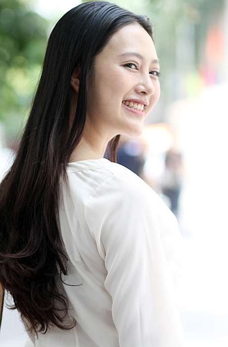 Chủ động tạo dáng trước ống kính máy ảnh