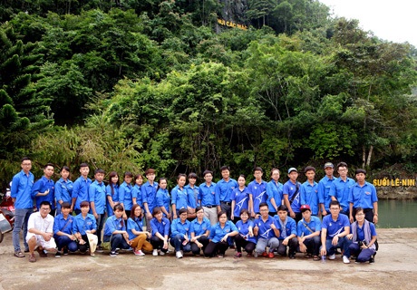 Hội SV Việt Nam tại Pháp về nước tham gia tình nguyện “Mùa Hè xanh” - 4 15h Đoàn đã có mặt tại khu di tích Pác Bó