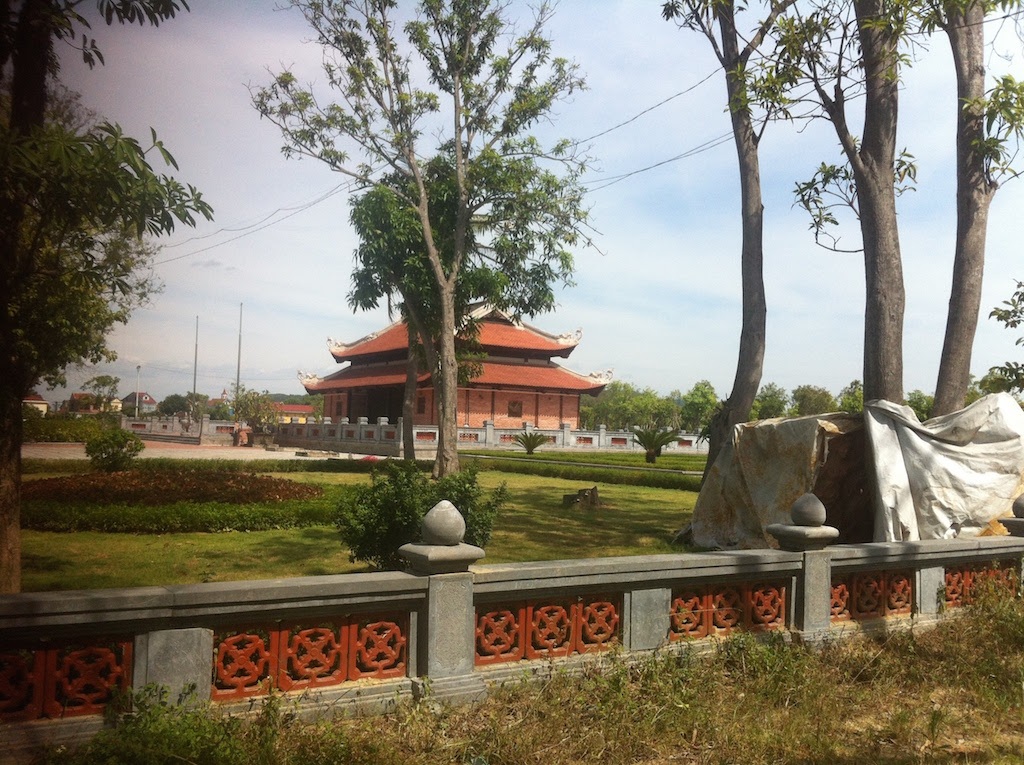 Nghệ An: Cận cảnh khuôn viên đài tưởng niệm Xô Viết - Nghệ Tĩnh đang xuống cấp - Ảnh 19.