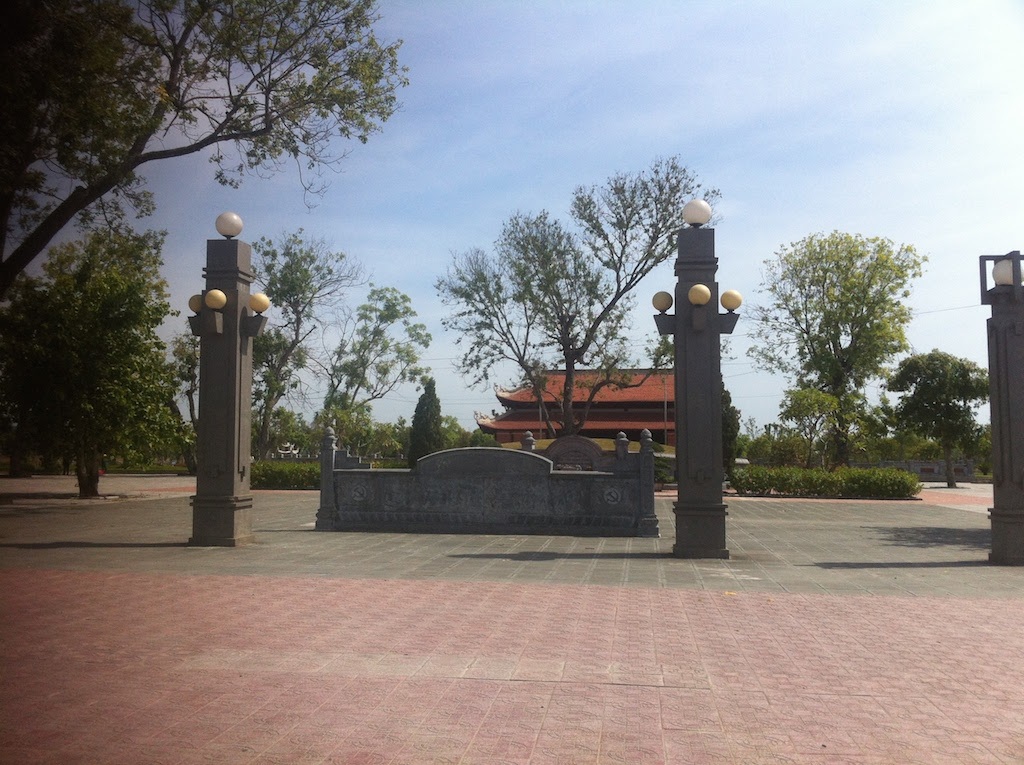 Nghệ An: Cận cảnh khuôn viên đài tưởng niệm Xô Viết - Nghệ Tĩnh đang xuống cấp - Ảnh 20.