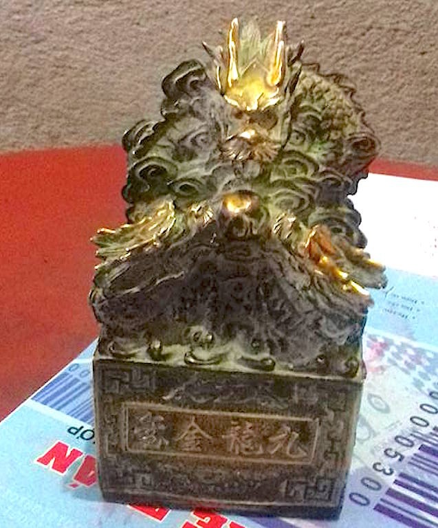 Một người dân tìm thấy ấn tín nghi của vua xưa - 9 Một người dân tìm thấy ấn tín nghi của vua xưa - 9