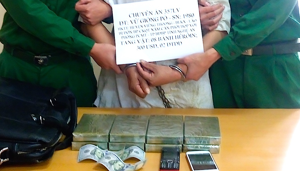 Cuộc vây bắt đối tượng vận chuyển 8 bánh heroin trong bóng đêm biên giới - 3
Tang vật vụ án