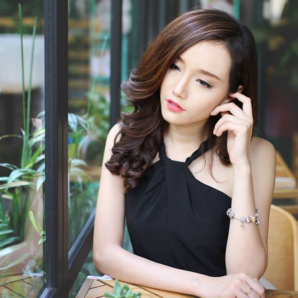 Hot girl Ngoại thương rạng rỡ nhận bằng tốt nghiệp loại giỏi - 5 Ngân Búng là gương mặt người mẫu quen thuộc của các nhiếp ảnh trẻ tại Hà Nội