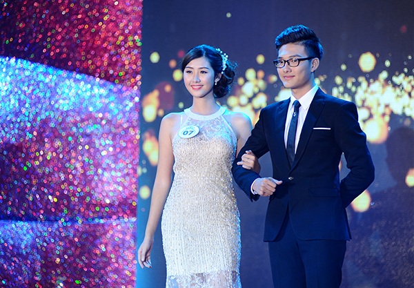 Phần thi trang phục dạ hội