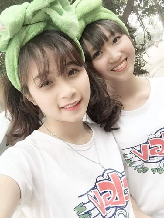Cô gái bất ngờ nổi tiếng với nick-name "hot girl công xưởng" - 5 Hình ảnh đời thường của Ngọc Ánh